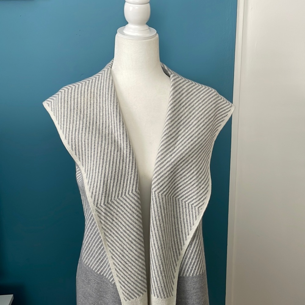 Geo pattern cardigan